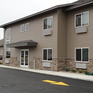 Canby Inn And Suites